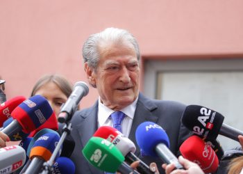 Berisha lexon mesazhin që la në SPAK: Altin Dumani do quhet Altin Troplini, kjo zyrë shteti është seksion i kartelit më të rrezikshëm në Europë