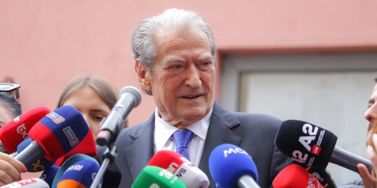 Berisha lexon mesazhin që la në SPAK: Altin Dumani do quhet Altin Troplini, kjo zyrë shteti është seksion i kartelit më të rrezikshëm në Europë