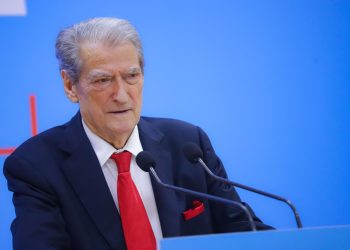 Berisha: Kalova një gjendje gripale, por unë jam transparent, nuk jam si ai tjetri që shkarkon Komandatin e Gardës