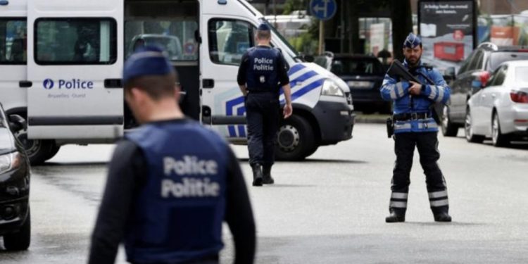 Operacion antidrogë në Begjikë/ Goditet banda shqiptare, në pranga 15 persona, kontrolle në 18 lokacione të ndryshme në vend