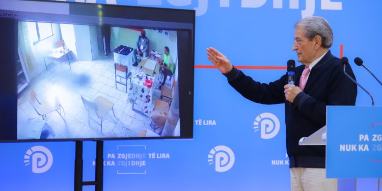 Berisha publikon të tjera video tronditëse nga farsa elektorale: Nga Treni Bullgar deri tek mbushja e kutive të votimit