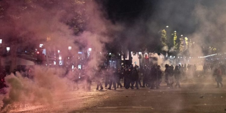 VIDEO/ Fitorja e PSG, grabitje, zjarre dhe shkatërrim në Francë! Vdes një 17-vjeçar dhe 4 të plagosur rëndë