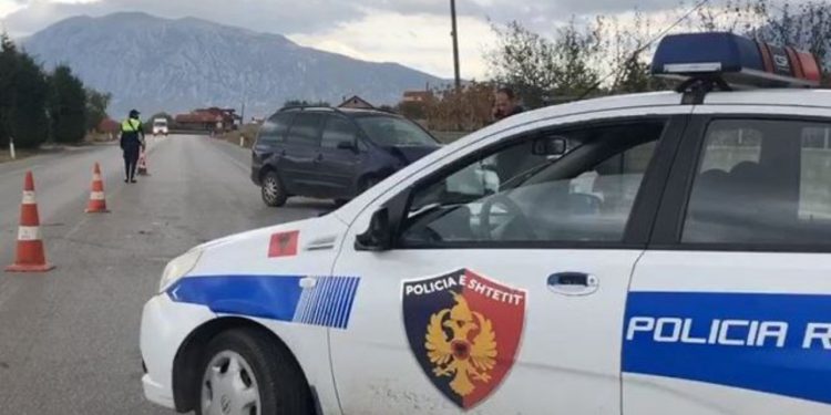 Emri/ Aksident tragjik në hyrje të Bilishtit, përplasen dy makina, humb jetën një 67-vjeçar