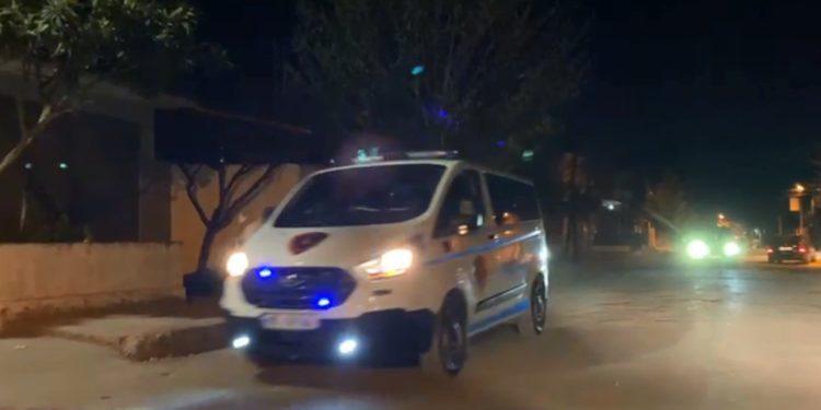 Plagosje me armë zjarri në Tiranë, qëllohet në piceri 15-vjeçari