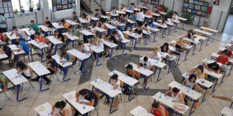 Nesër provimi i parë i Maturës Shtetërore, ja disa rregulla që duhet të ndjekin maturantët