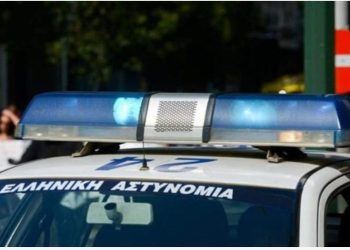 Arrestohen dy shqiptarë në Greqi, çfarë gjeti policia në banesën e tyre