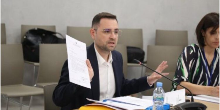 Mungesa e 130 mijë fletë votimi/ PD: Përgjigjja e KQZ ka defekte logjike, lëvizin 13 mandate!