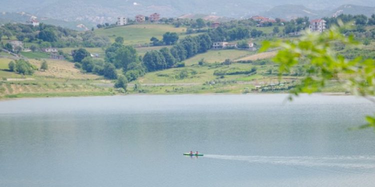 E rëndë në Shkodër/ U fut për t’u larë në liqenin e Grizhës, mbytet 38-vjeçari, nxirret nga uji trupi i pajetë