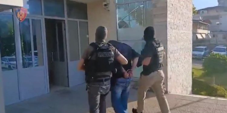 Goditja e grupeve kriminale të trafikut të drogës në Finlandë/ Ja momenti i arrestimit të nëntë trafikantëve