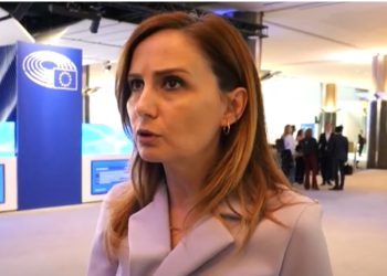 “Nuk ka më mbyllje sysh dhe kalim të fajit te të tjerët!” Tabaku nga Brukseli: Procesi i integrimit nuk është marketing politik, kërkon punë dhe angazhim