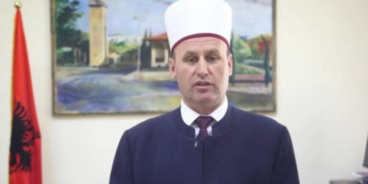 Nesër Kurban Bajrami/ KMSH njofton ku do të bëhet falja e namazit mëngjesin e së premtes, Spahiu: Zoti udhëzoftë njerëzimin drejt paqes dhe mëshirës!