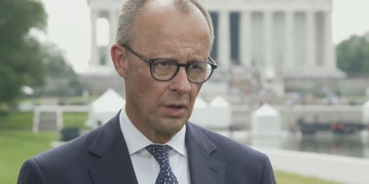 Bashkëpunim i ngushtë Gjermani-SHBA, Merz për DW: Dëshirojmë të arrijmë një marrëveshje për tarifat e Trump brenda javëve të ardhshme!