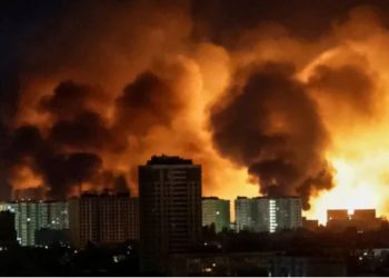 Rusia sulmon Kievin me raketa balistike dhe dronë, shpërthime në shumë zona të Ukrainës