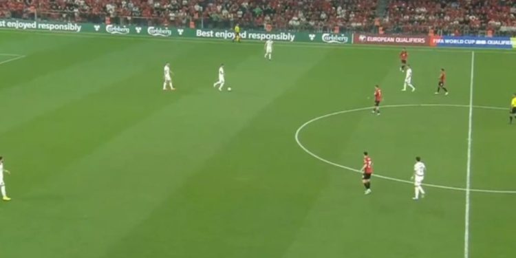 LIVE SHQIPËRI-SERBI/ “Ndizen” kuqezinjtë, Mitaj tenton supergolin nga distanca