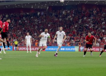 Manaj u mohon festën shqiptarëve/ Kombëtarja dominoi Serbinë, por fati mungoi – barazim pa gola në “Air Albania”