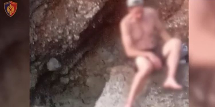 U bllokua në plazhin e Akuariumit pas dëmtimit në këmbë, shpëtohet turisti amerikan