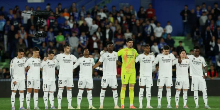 Fabrizio Romano jep lajmin e madh, Reali arrin marrëveshje me talentin e Ajaxit