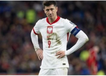 Robert Lewandowski tërhiqet nga Kombëtarja e Polonisë për shkak të përplasjeve me trajnerin