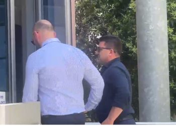 VIDEO/ Ish-kryebashkiaku i Kavajës, Elvis Roshi paraqitet në SPAK