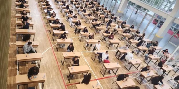 Matura Shtetërore/ Sot 27 mijë nxënës testohen në Gjuhë Shqipe dhe Letërsi