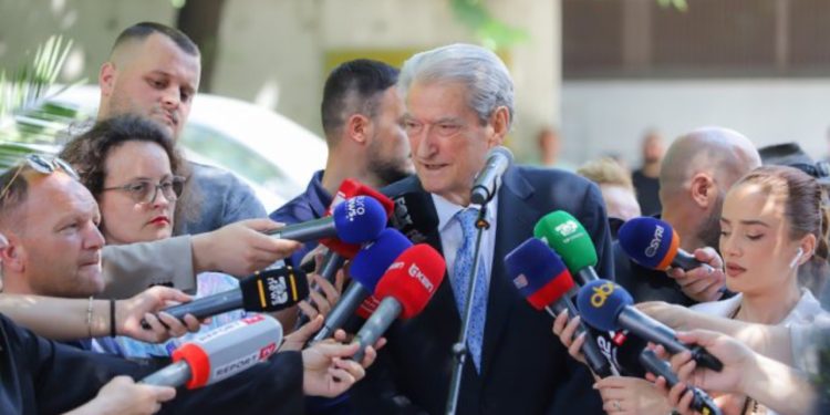 “U thirra me firmë të Altin Troplinit”, Berisha del nga SPAK: Irena Gjokën e kam pyetur për një bisedë telefonike me Alket Hysenin për 500 mijë euro