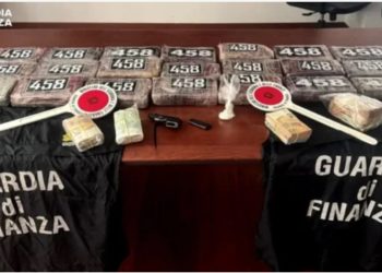 Shqiptari kapet me 25 kg kokainë, armë dhe 56 mijë euro cash