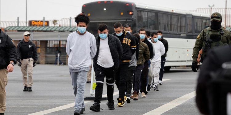 Në kuadër të marrëveshjes me SHBA-në, Kosova pranon të strehojë përkohësisht 50 emigrantë të vendeve të treta! DASH: Largimi i tyre na mbron