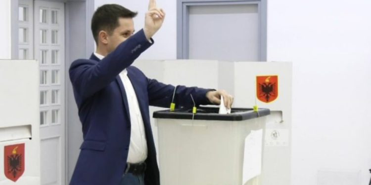 Alimehmeti kërkoi rinumërimin e votave në qarkun Tiranë dhe të drejtën e ankimimit, gjykata pushon çështjen