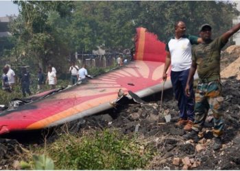 I mbijetoi tragjedisë ajrore me mbi 200 viktima, 40-vjeçari rrëfen momentet e tmerrit: Kur hapa sytë pashë trupa njerëzish gjithandej, më pas…