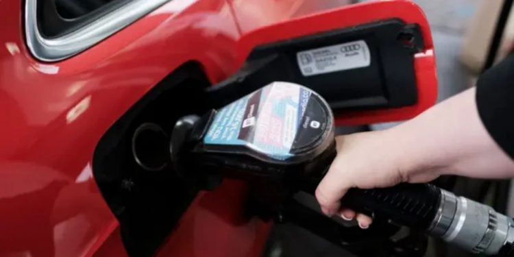 Sulmi i Izraelit ndaj Iranit/ “Çmenden” çmimet globale të naftës, pësojnë rritje të ndjeshme