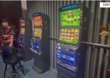 Ushtronin veprimtarinë e lojërave të fatit në një lokal në kundërshtim me ligjin, arrestohen 2 persona në Korçë