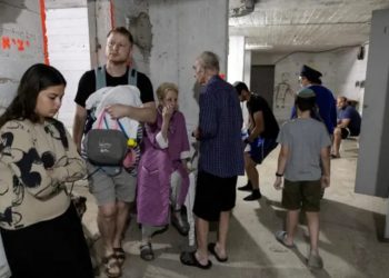 Izraeli përgatitet për hakmarrjen e Iranit! Qytetarët grumbullojnë ushqime dhe ujë, shërbimet e urgjencës mobilizohen për dhurim gjaku