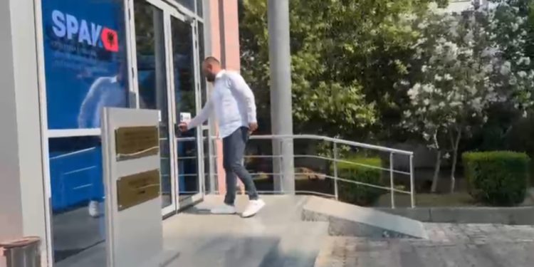 Atentati ndaj ish-prokurorit Arjan Ndoja/ Publikoi video për ngjarjen, Halit Valteri paraqitet në SPAK