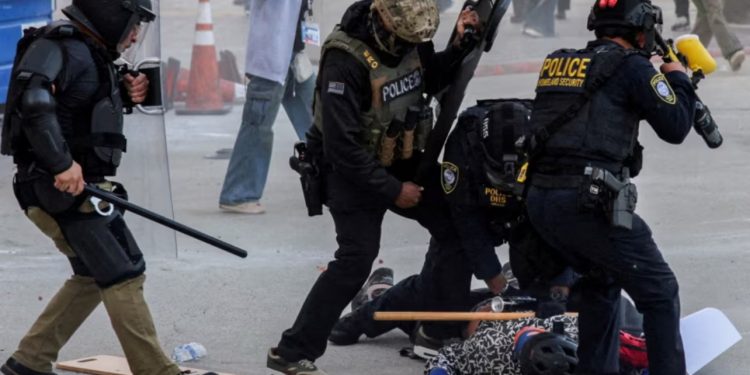 “Urime për nisjen e luftës civile në SHBA!” Mediat pro-Kremlinit për protestat në Los Angeles: Po e shijojmë këtë që po shohim