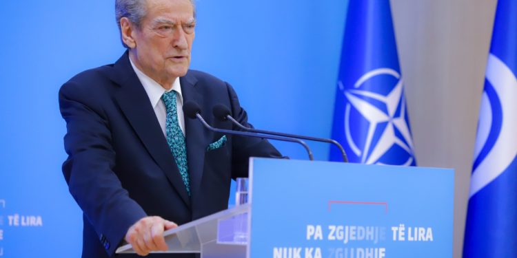 Berisha: Benet Becin e përdorën si limon të shtrydhur, vodhën së bashku dhe po e flakin tani