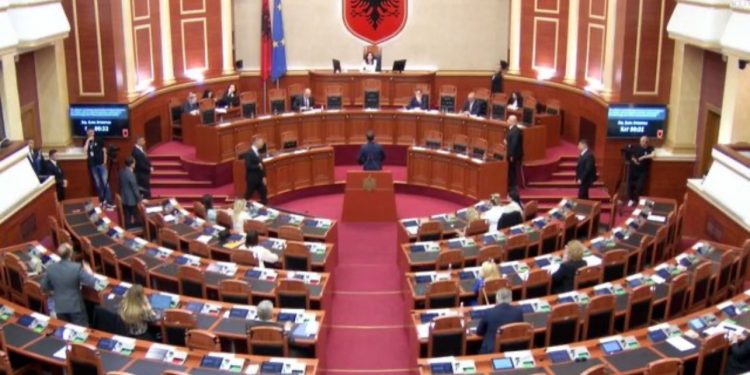 Të hënën seancë plenare, ja për çfarë do të diskutohet në Kuvend