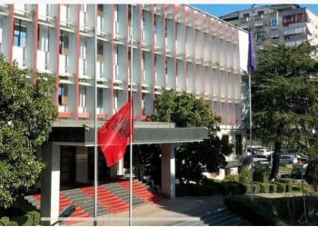 5 shqiptarë ndodhen në Izrael/ Ministria e Jashtme: Janë ndërprerë të gjitha fluturimet, por jemi në kontakt me ta