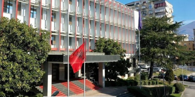 5 shqiptarë ndodhen në Izrael/ Ministria e Jashtme: Janë ndërprerë të gjitha fluturimet, por jemi në kontakt me ta