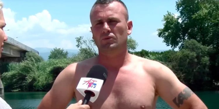 U hodh në lumë për të shpëtuar nga mbytja dy të mitur, shqiptari do të “shpërblehet” me shtetësinë greke