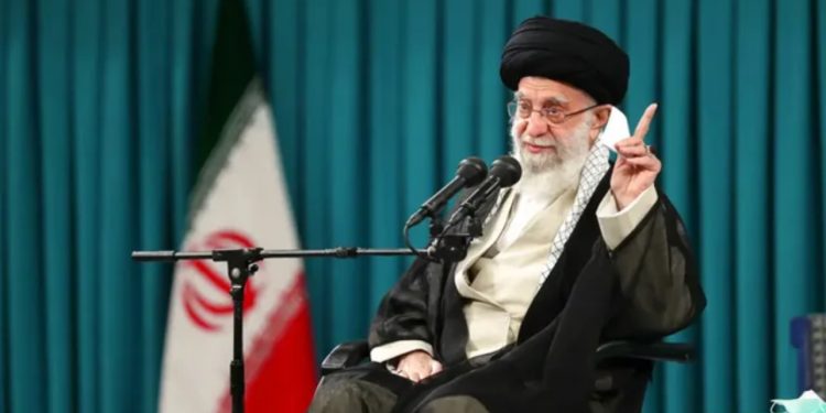 Media iraniane: Lideri Khamenei dhe familja e tij po fshihen në bunker në veri të Teheranit!