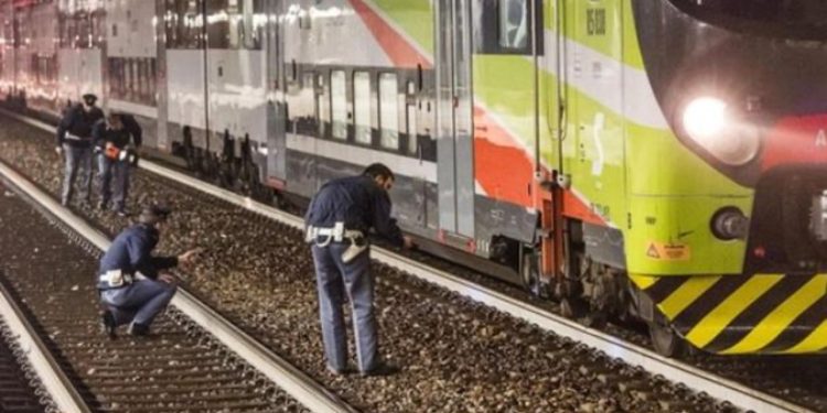 Tragjike në Itali/ Po kalonte shinat për tu takuar me miqtë e tij, 19-vjeçari shqiptar përplaset për vdekje nga treni
