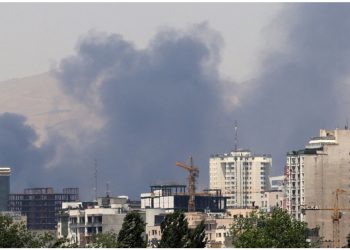 Sa janë të realizueshme kërcënimet e Iranit për largim nga traktati bërthamor dhe bllokada në Hormuz?