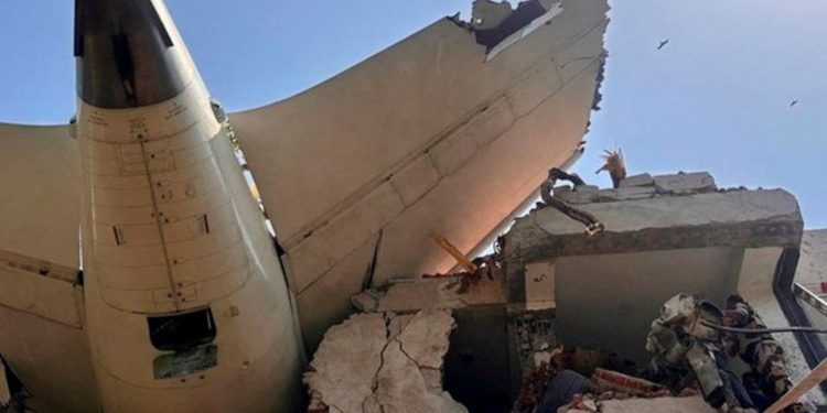 Ekspertët e Boeing në Ahmedabad do të analizojnë detajet e rrëzimit të Air India