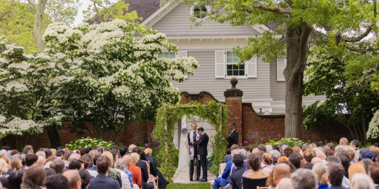 Dasma e Alex Soros dhe Huma Abedin/ Vogue ndan pamje nga ceremonia martesore, mes tyre dhe foto të Ramës me dhëndrin