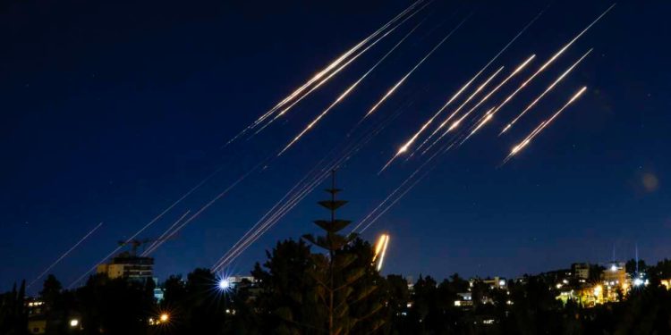 Irani paralajmëron banorët e Tel Avivit dhe Haifës të evakuohen: Një operacion ndëshkues do të kryhet së shpejti