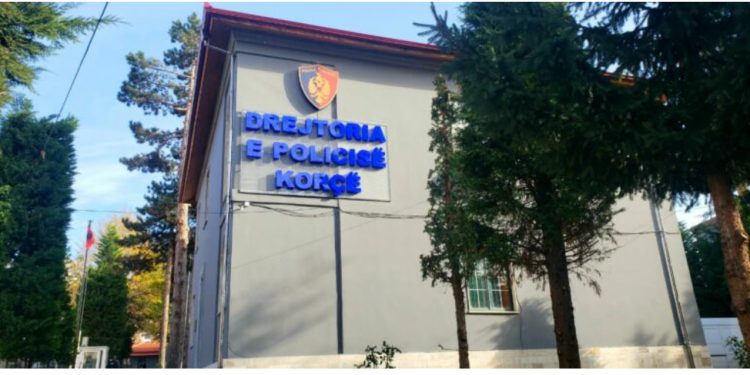 EMRI/ I dënuar më parë për vrasje, arrestohet 27-vjeçari në Korçë, i sekuestrohet një pako me drogë dhe dy armë zjarri