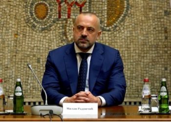 Barrikadat në veri të Kosovës/ Gjykata Themelore e Prishtinës lëshon urdhërarreste për Radojçiç dhe 10 të tjerë