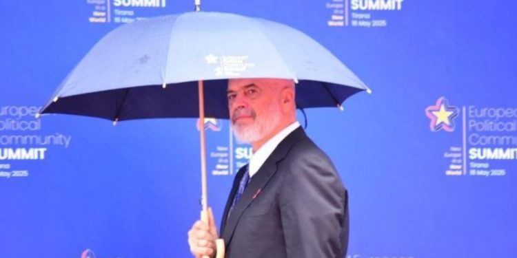 Draft-raportet nga Brukseli ekspozojnë ‘fasadën e qeverisë’ ndaj integrimit