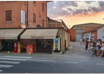 Të shtëna me armë në Itali/ Autorët dalin nga makina dhe hapin zjarr ndaj 4 personave, plagosen dy shqiptarë, dyshime për larje hesapesh