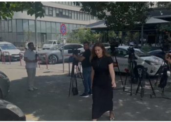 Në zbatim të masës detyrim paraqitje, Ajola Xoxa paraqitet në SPAK